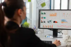 Oprogramowanie dla firm produkcyjnych – co warto wiedziec przed wyborem